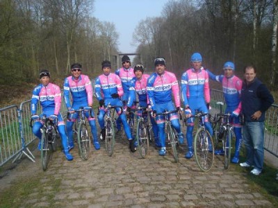 Lampre team Paris-Roubaix 2008.jpg