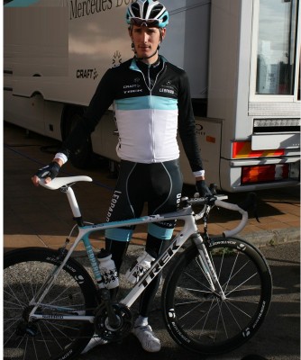 Andy Schleck and his bike.JPG
