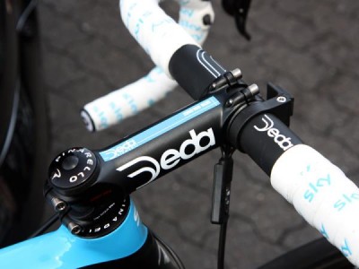 Deda provides the Sky team with matching stems..jpg